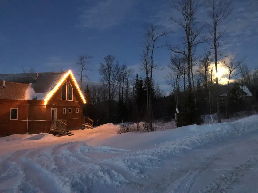Private Chalet on Saddleback Mountain Ski Resort - Ski In / Ski Out - Image 1