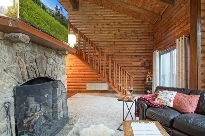 2 Br Plus Loft: Hawthorne Valley 4 - Image 1