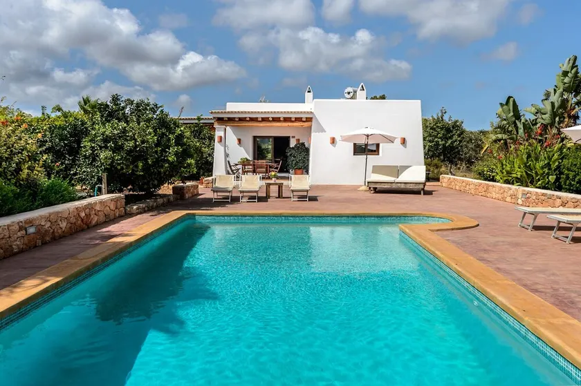Klimatisierte Villa mit Pool, Garten, Terrasse und WLAN; Parkplätze vorhanden - Image 1