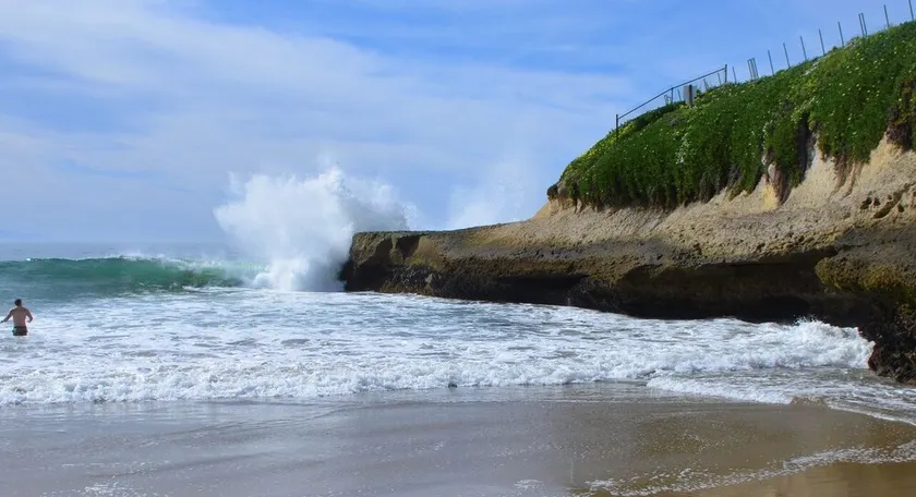 Steps to Sunny Cove Beach! Game Room, Bonus 3rd Bedrm, Restaurants, Family Fun!! - Image 1