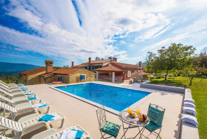 Private pool, family-friendly - reopened in 2019! - Image 1