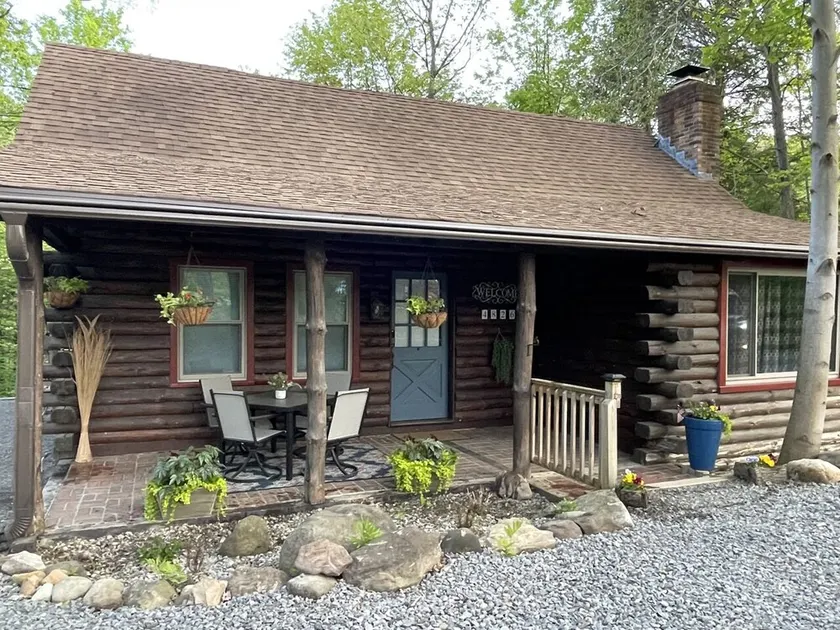 Slippery Rock Cabin on the Creek. Close to McConnell’s Mill & Moraine St. Parks. - Image 1