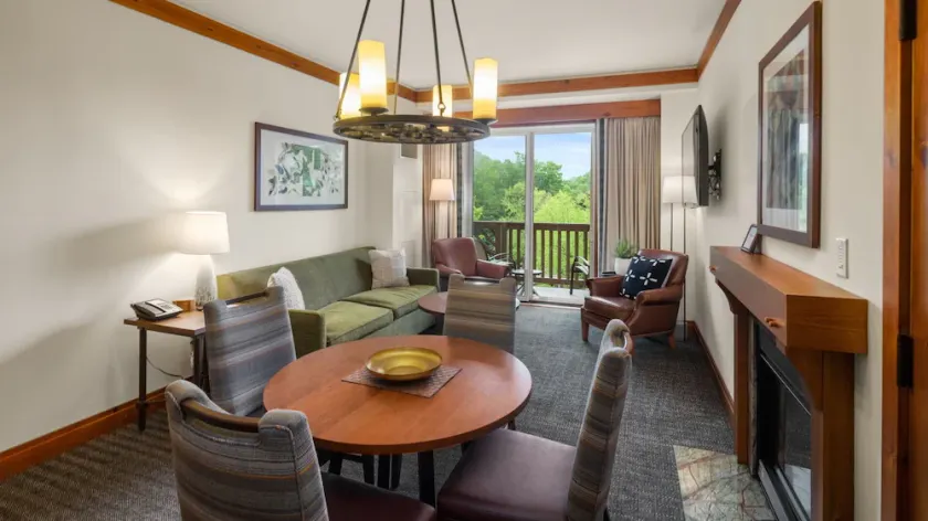 #1310A | 2bdrm | Let It Snow | 3rd Floor Mountain and Spruce Peak Views - Image 1