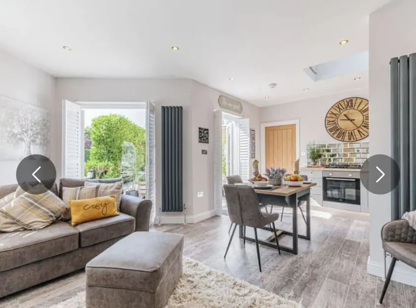 Newly Built & Stunning Ground Floor Property - Image 1