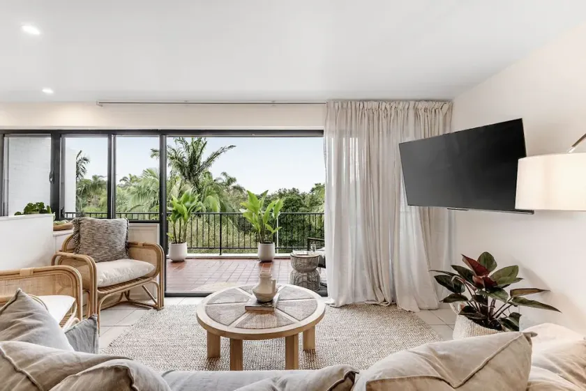 Beachside Serenity - Image 1