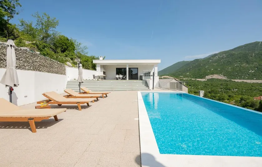Stunning Home In Zagvozd - Image 1