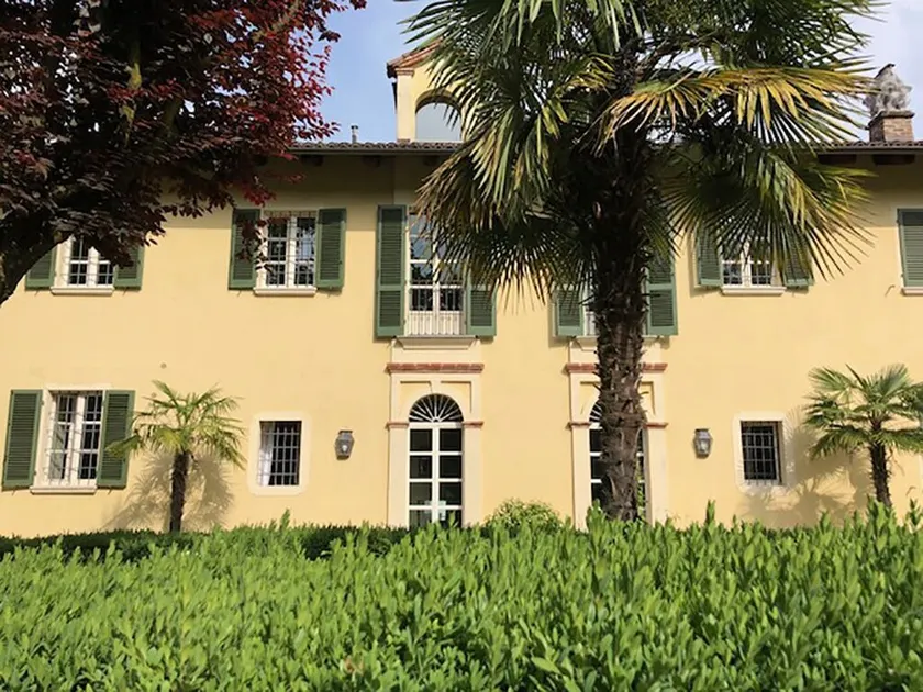 Apartamento em Villa del 700 em Turim com Terraço e Jardim - Image 1