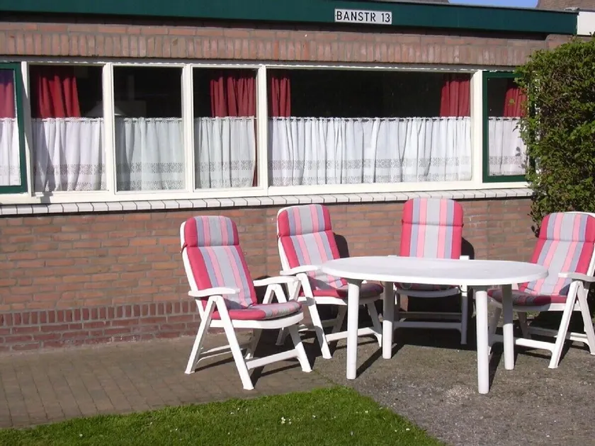 Lägenhet, trädgård och terrass, nära stranden, sjön och skogen - Image 1