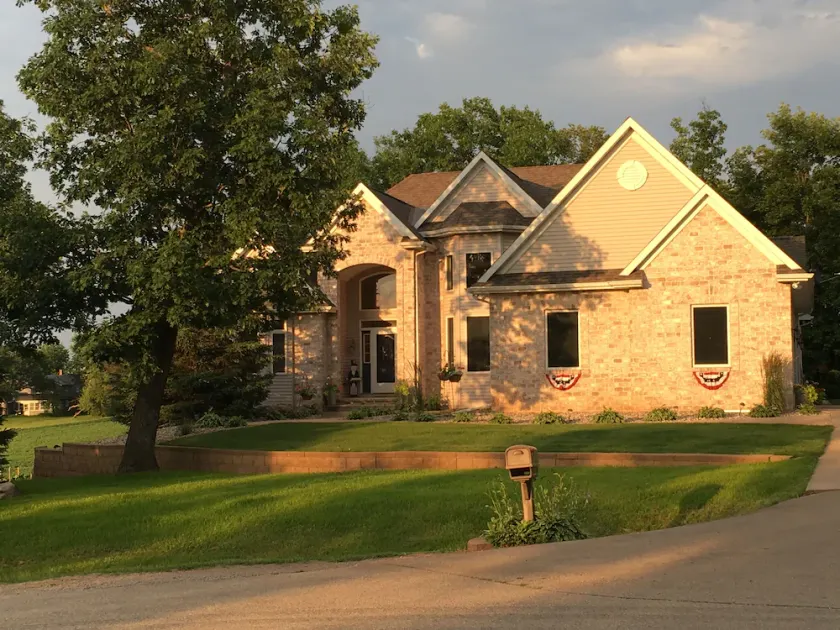 Beautiful Executive home! Perfect location for the 2027 EAA Airshow. - Image 1
