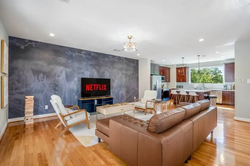 Spacious 3 Bed House near MD Anderson with Free Parking & Wi-Fi - Image 1