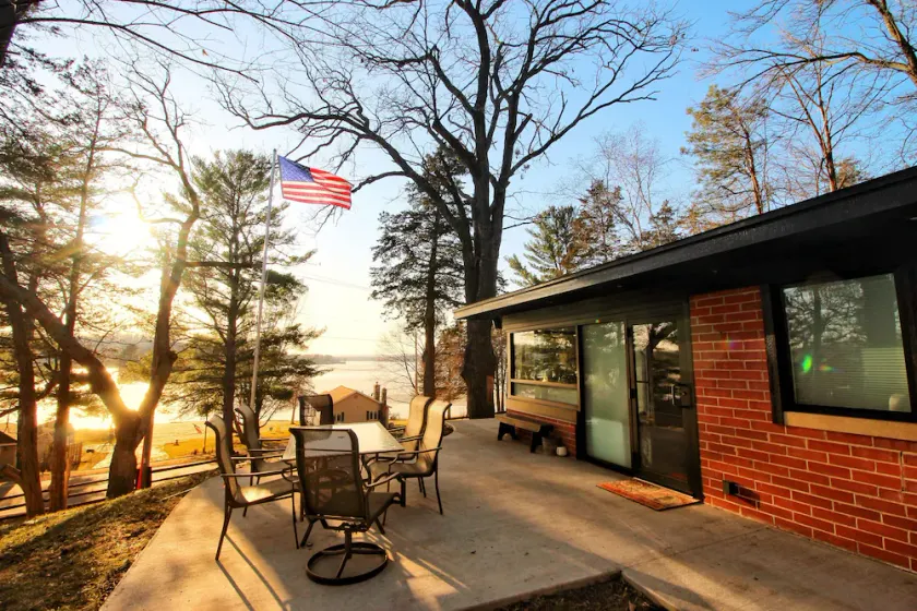 Amazing Lake Wisconsin Views!!! Newly Remodeled Cottage with Modern Amenities! - Image 1