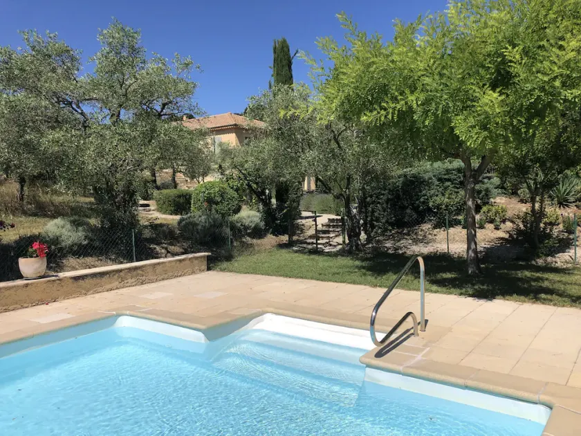 En un campo de olivos, casa para 6-7 personas con una gran piscina. - Image 1