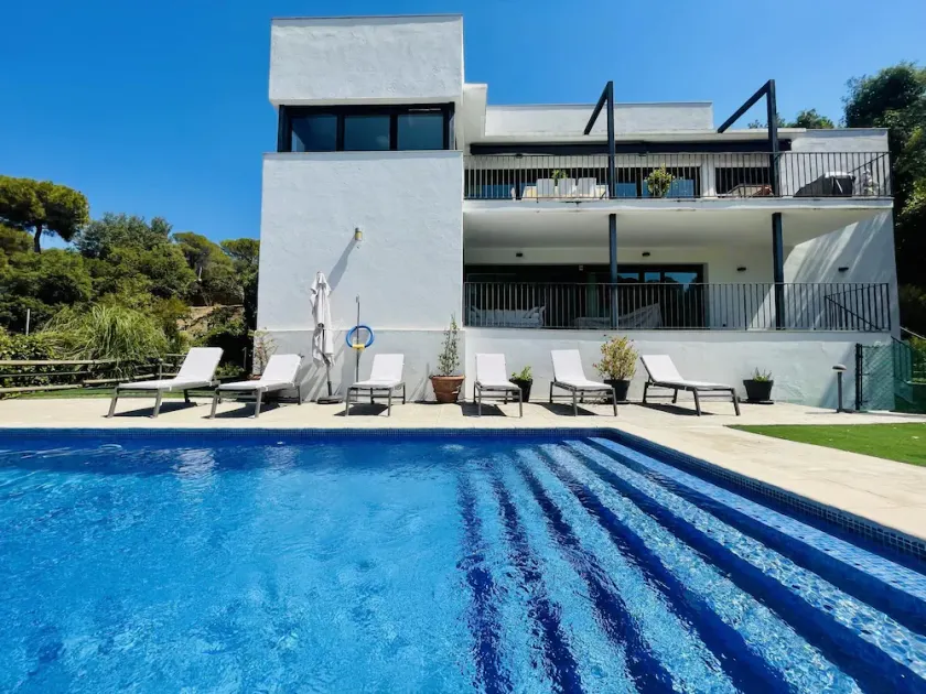 Villa Kubik by Costabravaway - Image 1