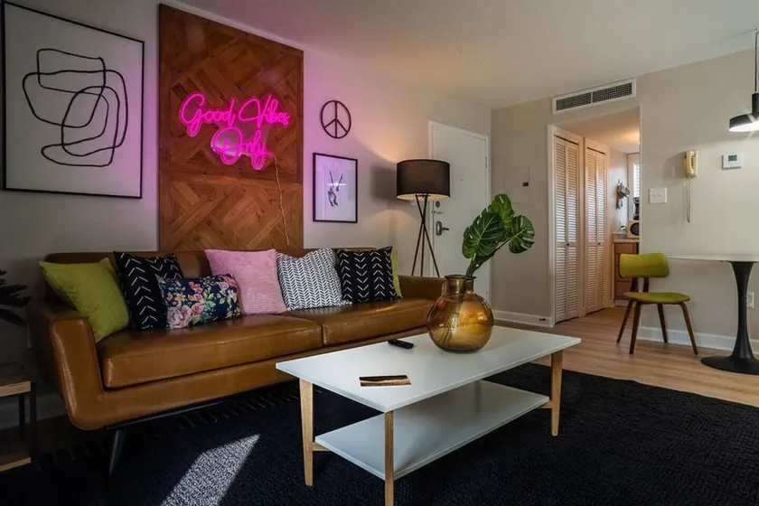 Good Vibes Only Studio Condo for 2 wifi pool WFH - Image 1