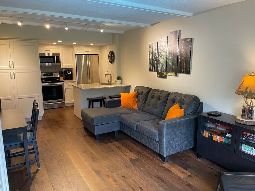 Hemlock Haven | Ski-in/out, Hot tub, Sauna, Pool, Wi-Fi, BBQ, Games Room, 2Queen - Image 1