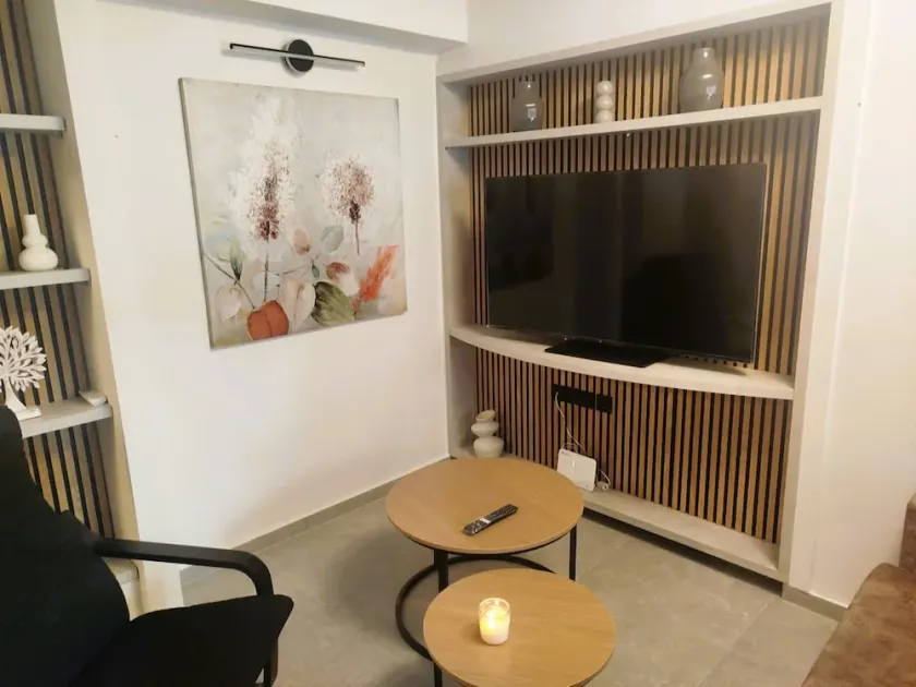 Frank and Jimmy apartments - Image 1