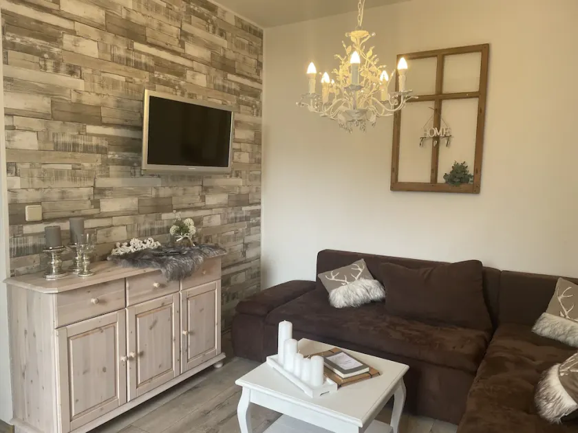 Vacation apartment, country house kitchen, directly at the park \"Fuchsgrund\" - Image 1