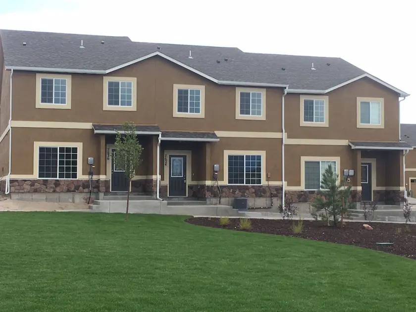 New 3 BDR Park Facing Townhome in North Co. Springs - Image 1