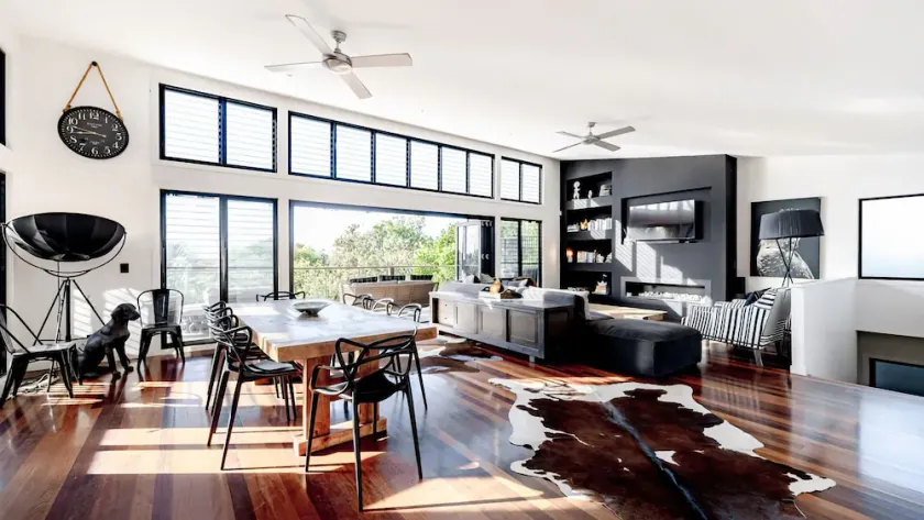 Absolute Beachfront House with Pool & Views - Image 1