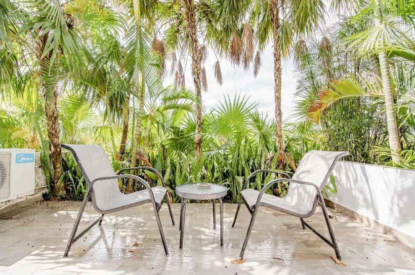 Exclusive apartment inside a private condominium in Cancun Hotel Zone 3002 - Image 1