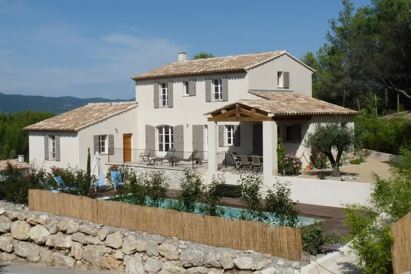 Superb moderne Villa genießen einen herrlichen Blick auf den Luberon. - Image 1