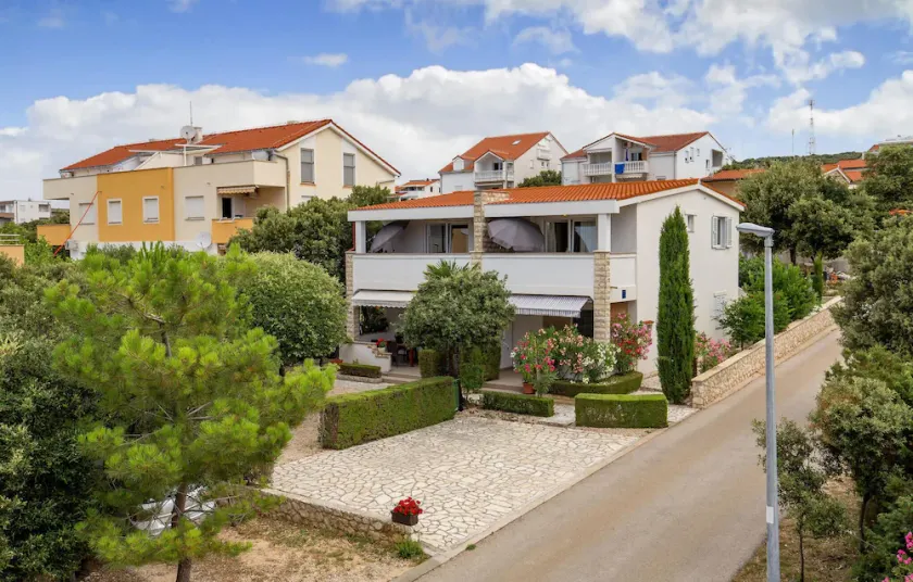 Precioso apartamento en Mandre con WiFi - Image 1
