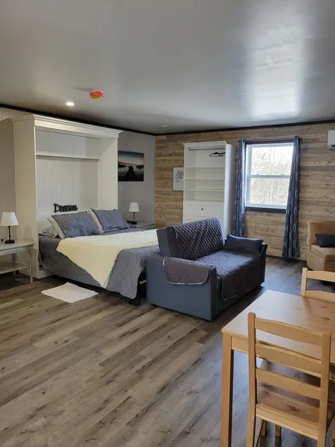 Cozy Studio Suite, close to walking trail and golfing!! - Image 1