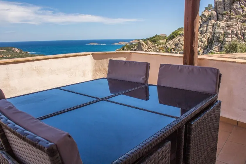 Cozy apartment of 81 sqm located on two levels (stairs to access), perfect for 4 people.The accommodation is located in the beautiful Pevero Hill Village, boasts a large terrace from where you can enjoy a breathtaking sea view, ideal for a relaxing stay  - Image 1
