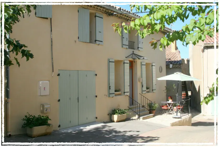 Charming Hilltop Accommodation With Outstanding Views - Image 1