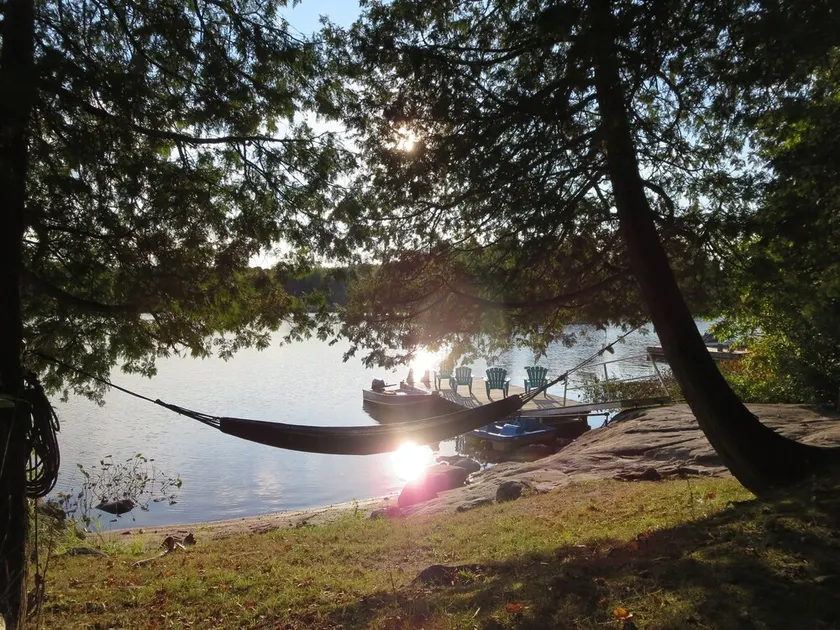 Cozy cottage retreat + Bunkie with the perfect western exposure waterfront - Image 1