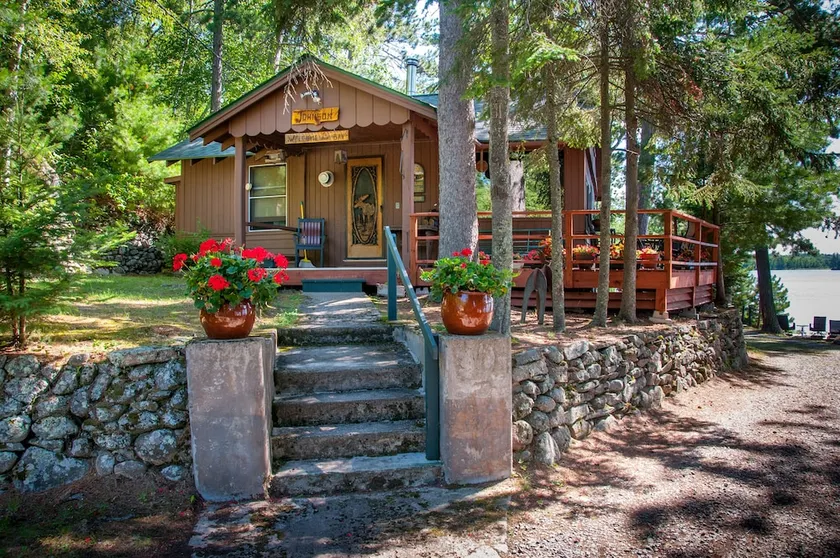 Vintage Vermilion - Cabins & Retreat (Main Cabin) - Image 1