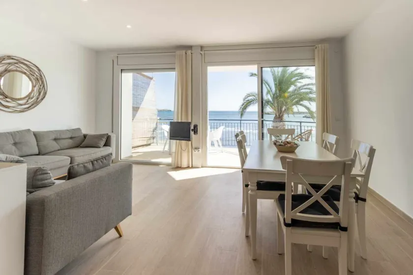 Port de Llançà 29 – Apartamento con vistas al mar - Image 1
