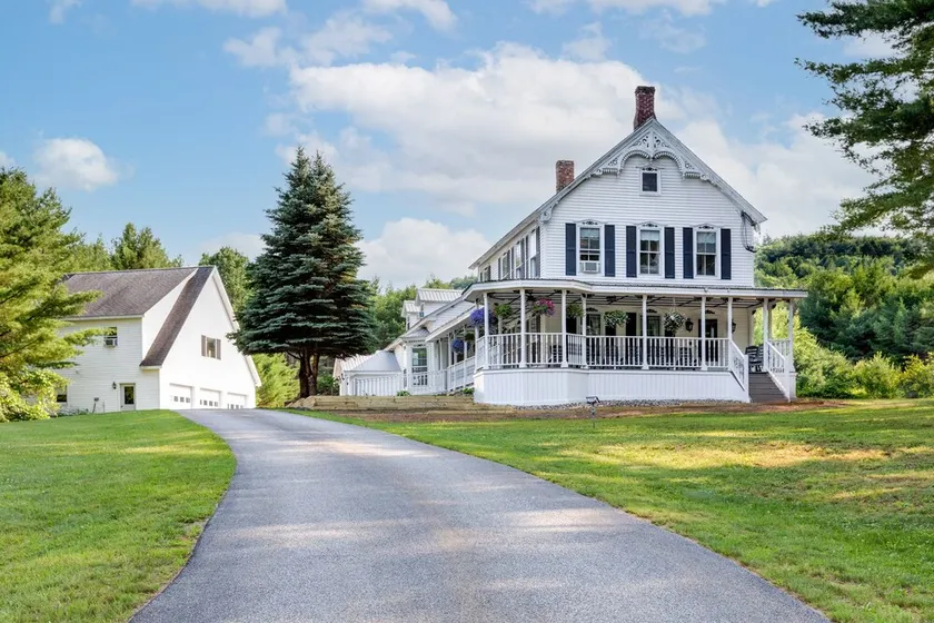 One-of-a-kind 4 Acre Adirondack Escape Short Drive to LG & GORE Mountain!  - Image 1
