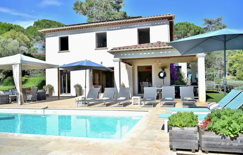 Villa climatisée 4 chambres avec piscine privée - 5 min de Valbonne - Image 1
