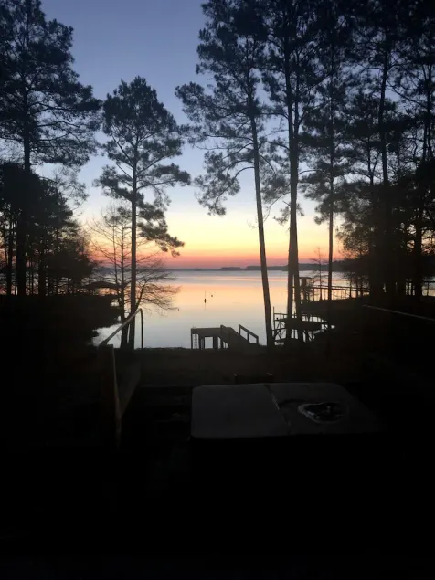 Cypress Bay Cove Lake / Log House - Image 1