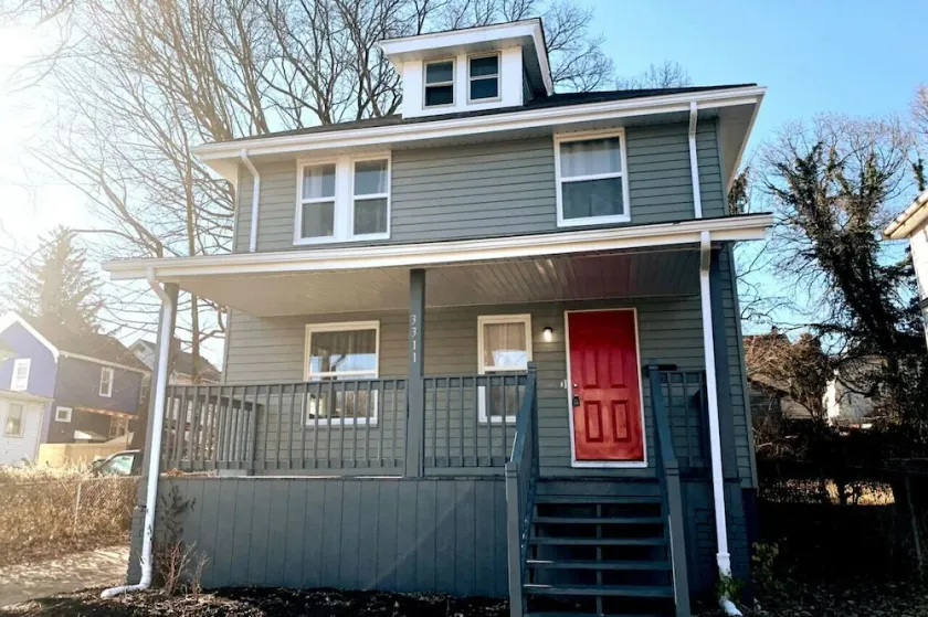 3311 Evanston Large Renovated 4 BDR Close to DTWN Laundry - Image 1