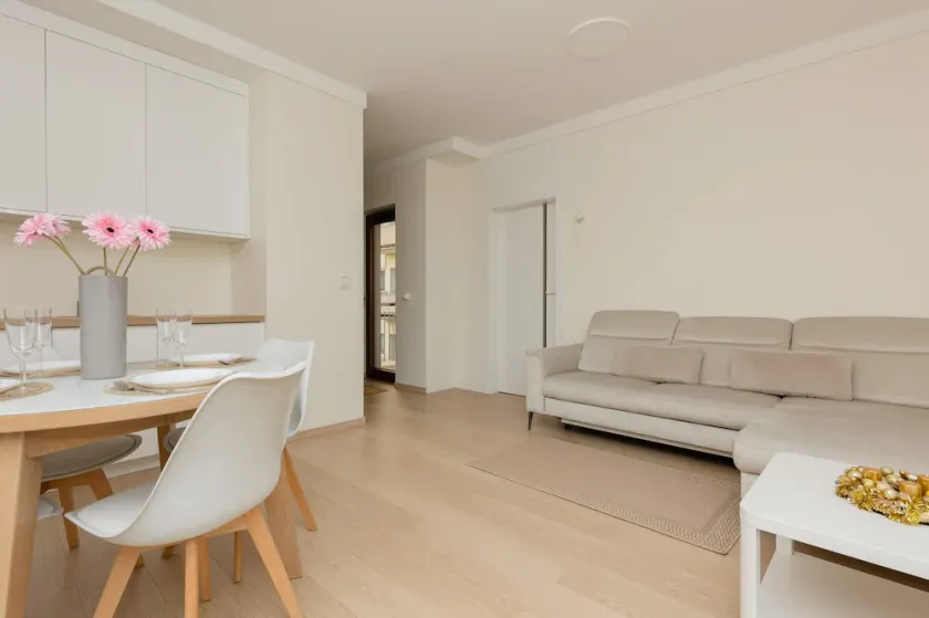 Comfortable Apartment in Mokotow | Balcony | Workspace - Image 1