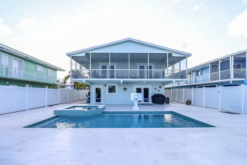 Paradise on the Canal with Ocean Access including Pool & Spa - Image 1