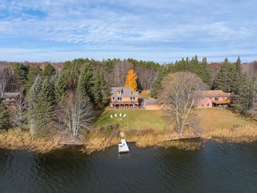 Spacious Lakefront Cabin on Lake Namakagon - Image 1