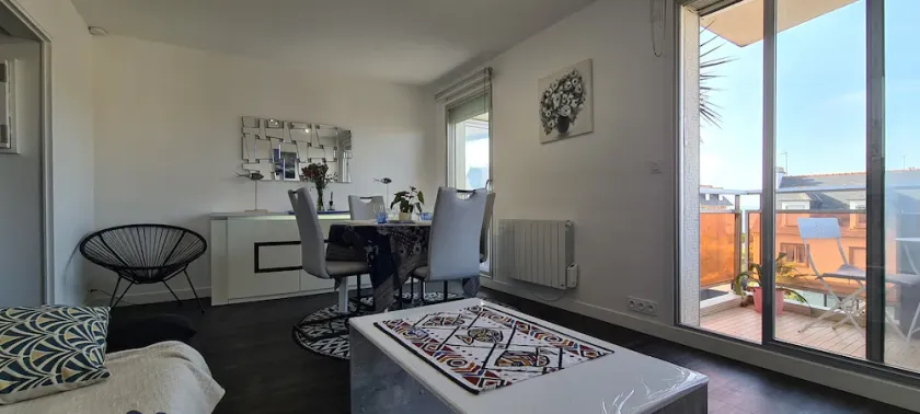 Comfortable apartment 50 m from the large Val beach in the heart of town - Image 1