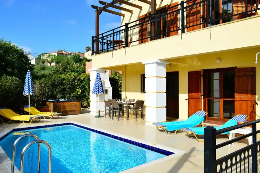 jacuzzi★BBQ area★ Private pool - Image 1