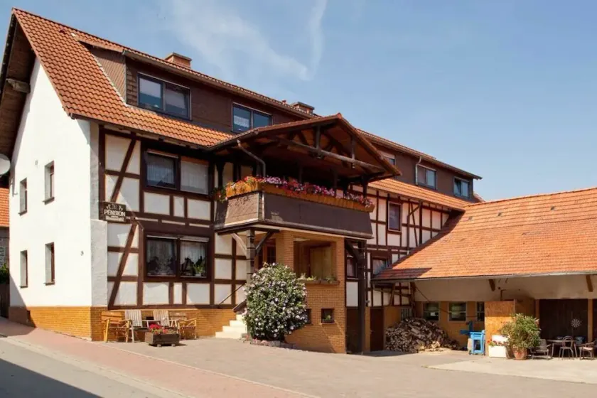hochstein Modern Retreat - Image 1