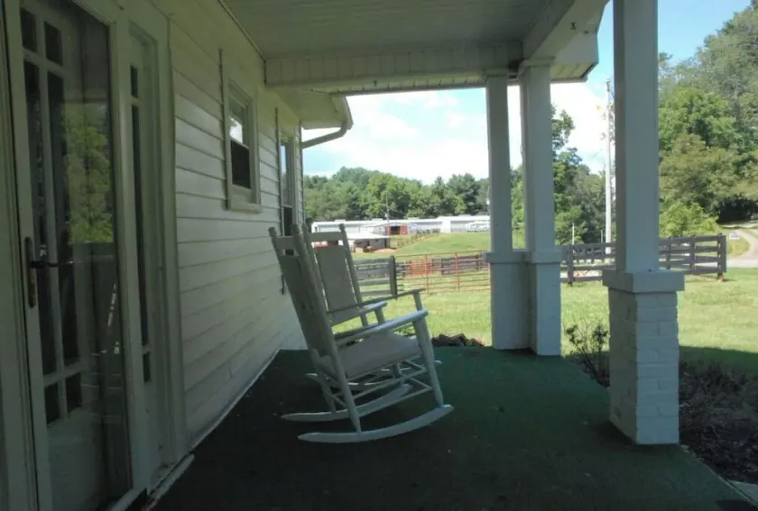 Mark of Design Farmhouse Retreat - Image 1