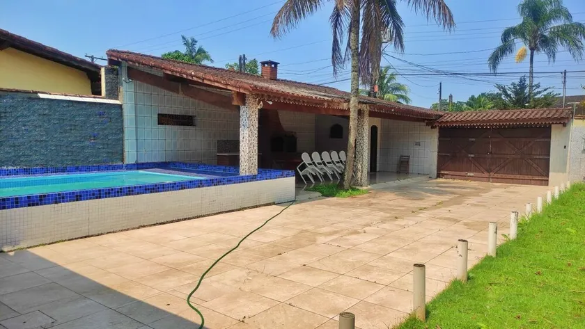 Spacious, airy house with pool just over 150m from Indaiá beach in Bertioga. Spectacular! - Image 1