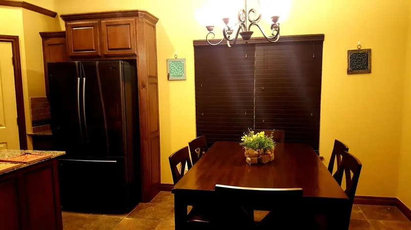 Sleeps 7 / OU Campus / Airport / Restaurants / Shopping Nearby - Image 1