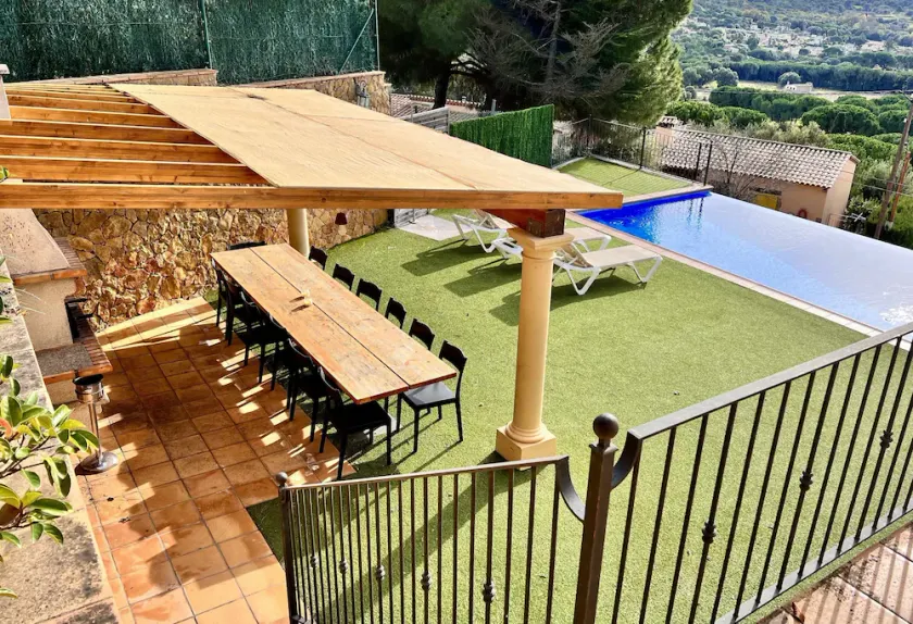 Casa Mas Ambros con piscina desbordante - Image 1
