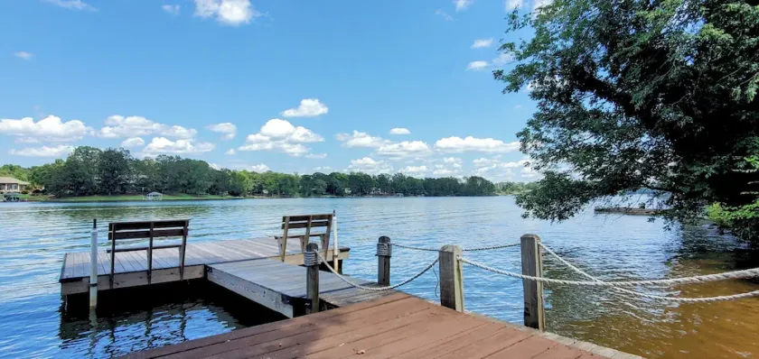 The Great Escape - Lakefront Rental with Views - Image 1