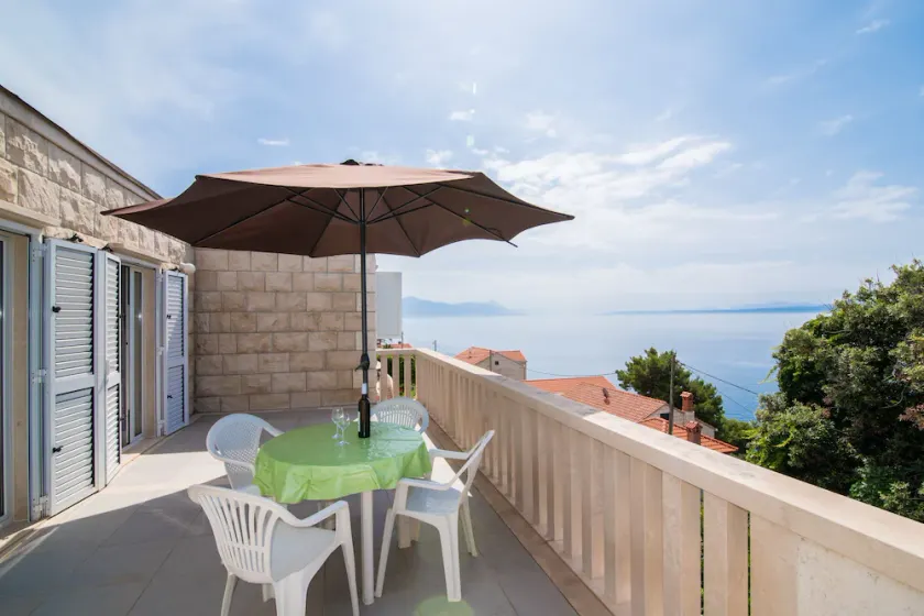 Apartments Neva Standard Two Bedroom Apartment with Terrace and Sea View 4Z - Image 1