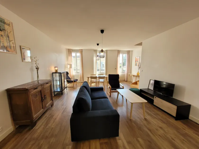 Duplex Cosy et Lumineux Bordeaux/Vignoble/Plages Médocaines - Proche commerces. - Image 1