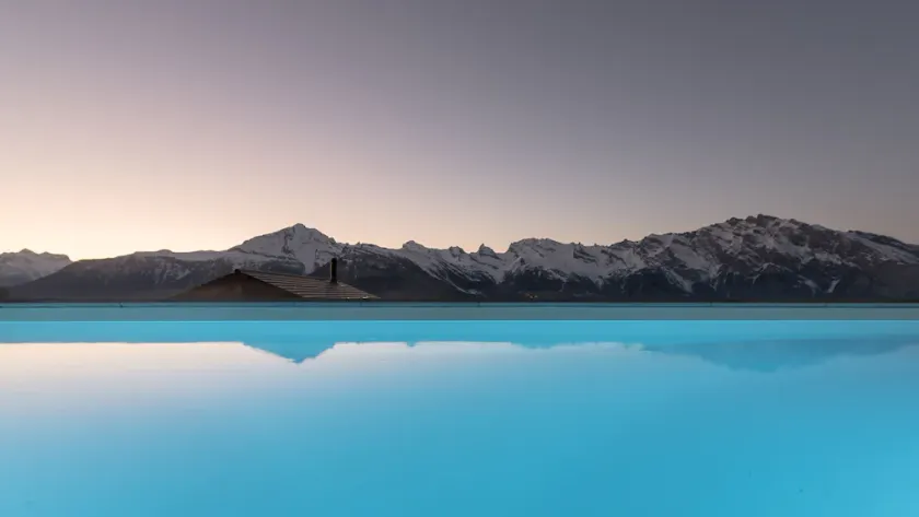 Luxus Chalet im Wallis mit Pool und Wellness - Image 1
